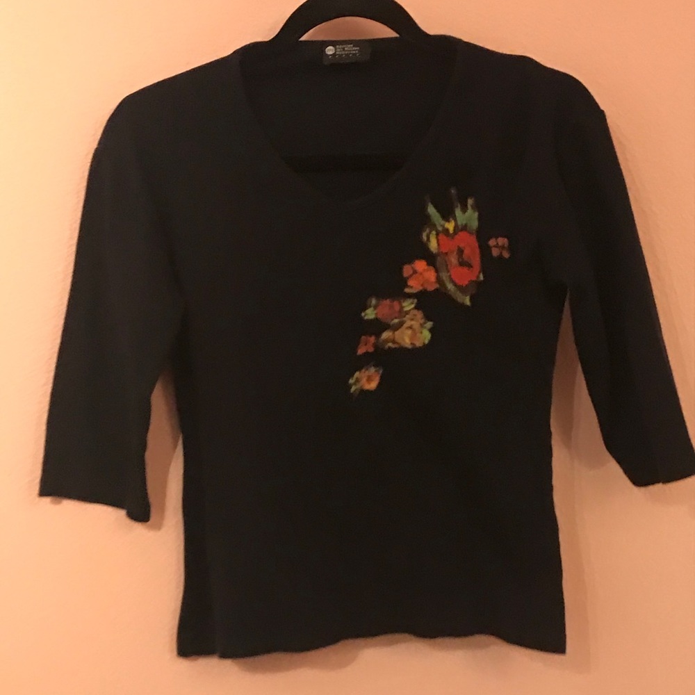 Mid sleeve top